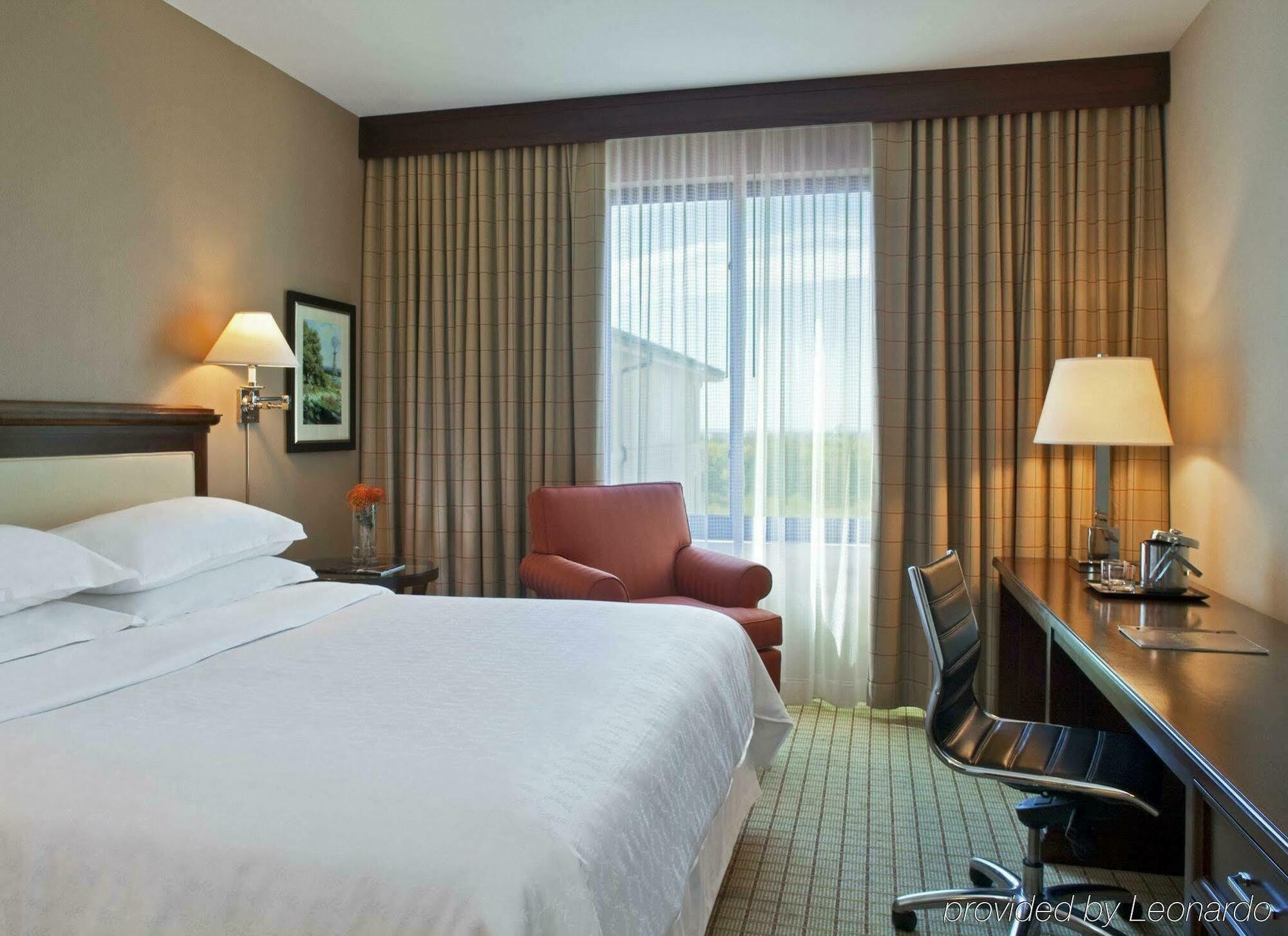 Sheraton Stonebriar 4*