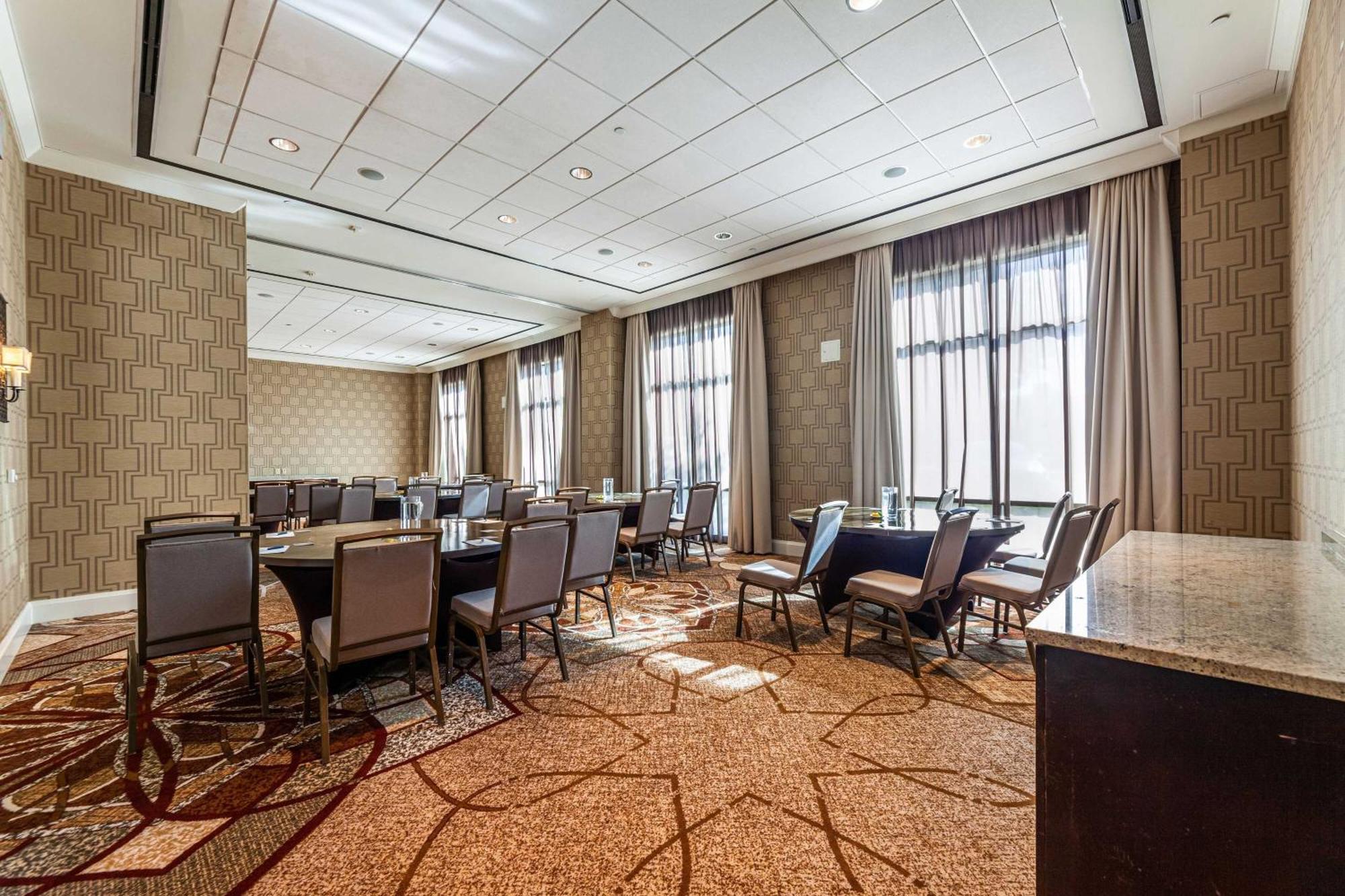 Sheraton Stonebriar 4*