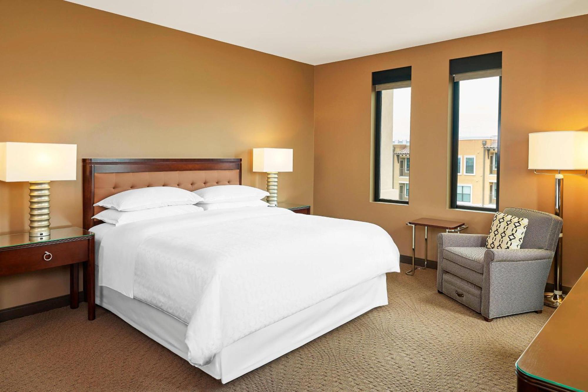Sheraton Stonebriar Hotel 4*